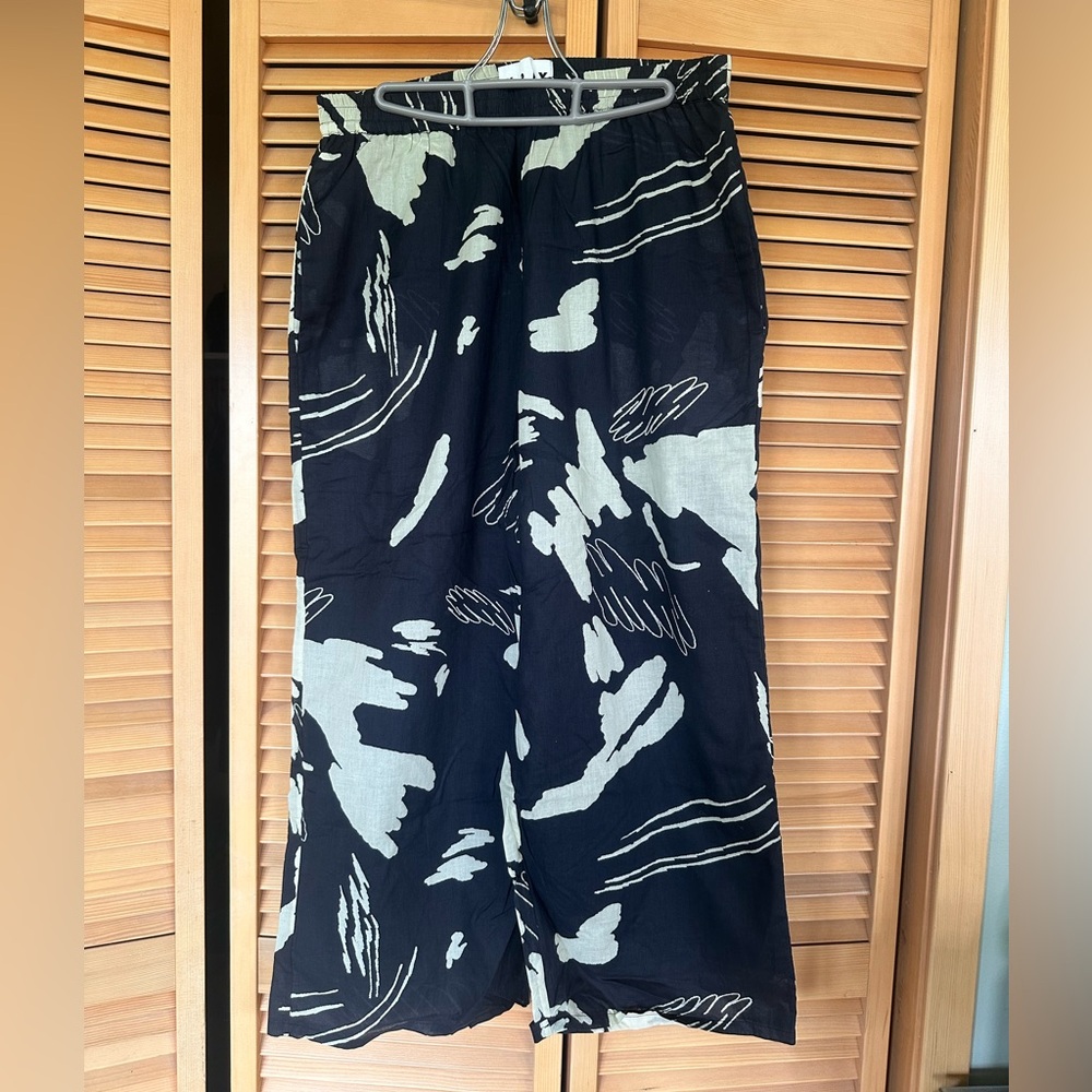 WRAY - Wide Leg Black Pants with Cream Abstract Print